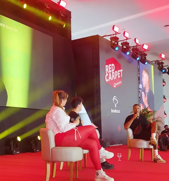 Jesse no red carpet do Imagineland