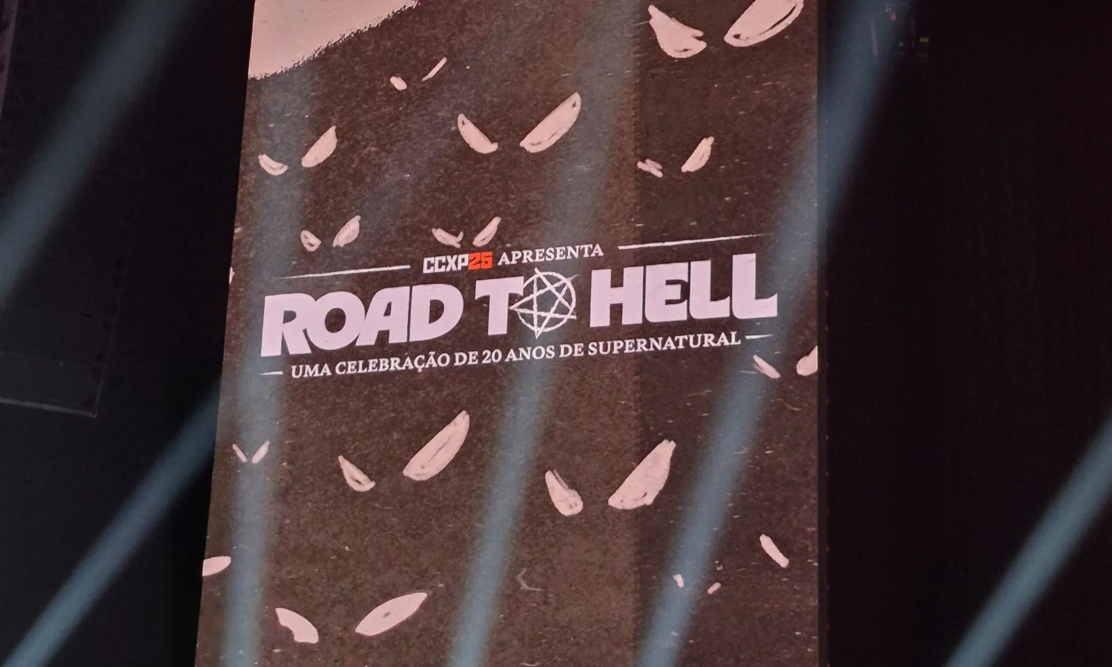 Warner na CCXP25: ativações épicas e muito Supernatural!